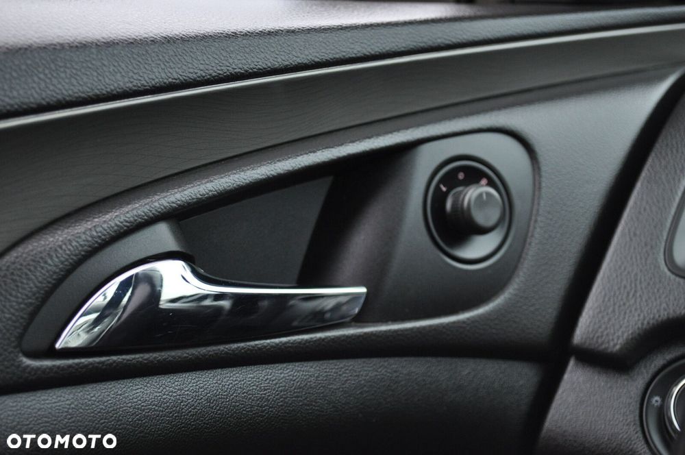 Opel Insignia - 15