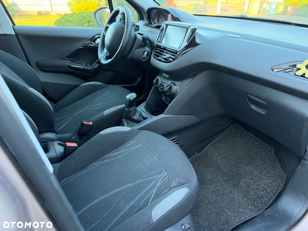 Peugeot 208 95 VTI Active - 11