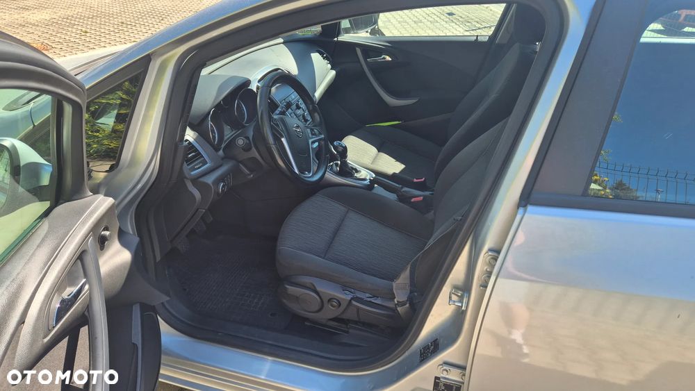 Opel Astra 1.4 T Enjoy - 10