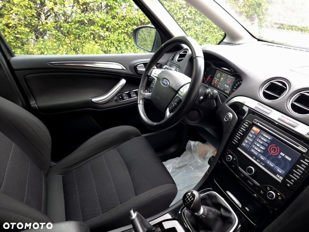 Ford S-Max - 12