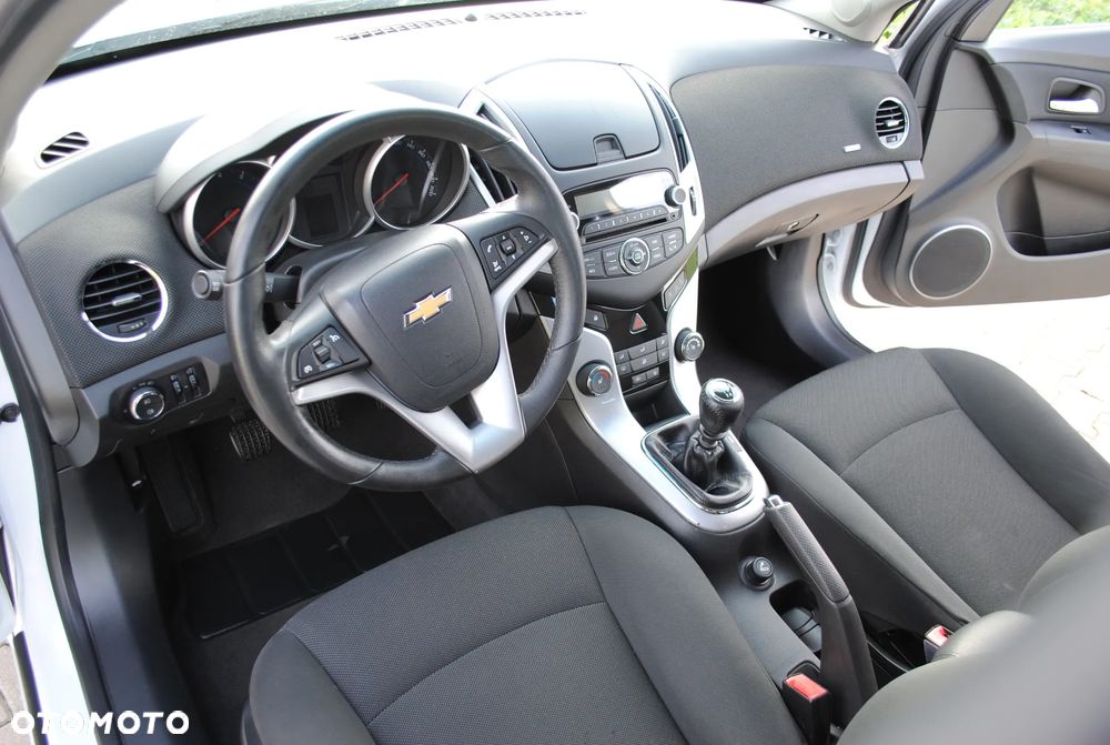 Chevrolet Cruze 1.8 LT - 10