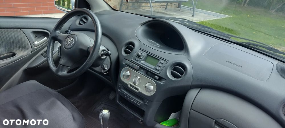 Toyota Yaris - 7
