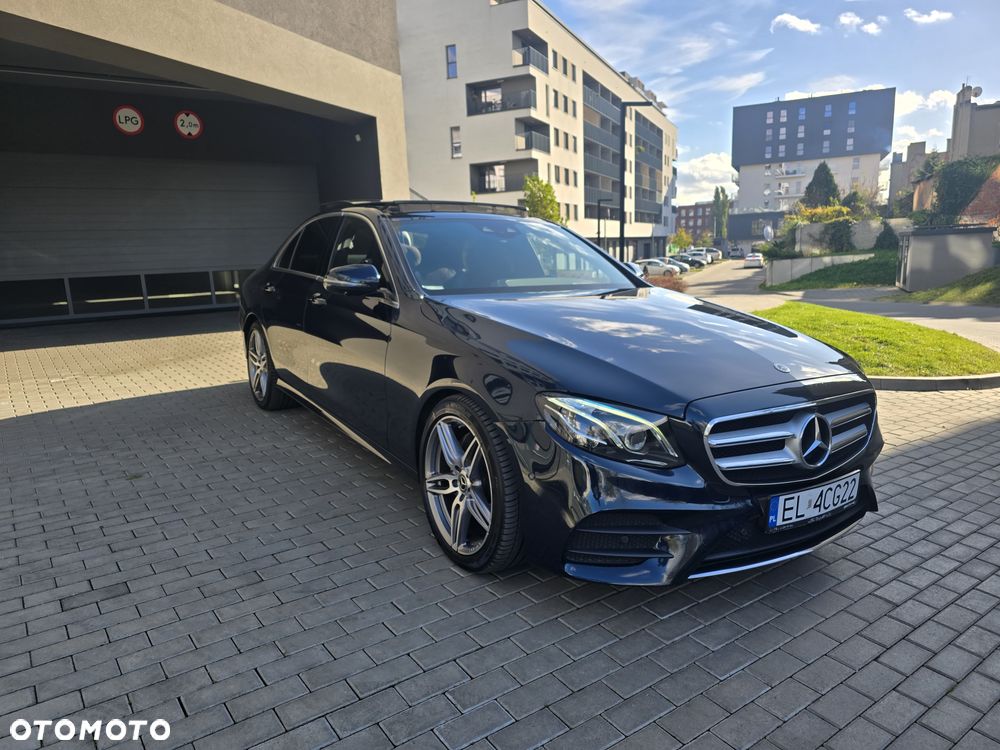 Mercedes-Benz Klasa E 220 d 4-Matic 9G-TRONIC - 3