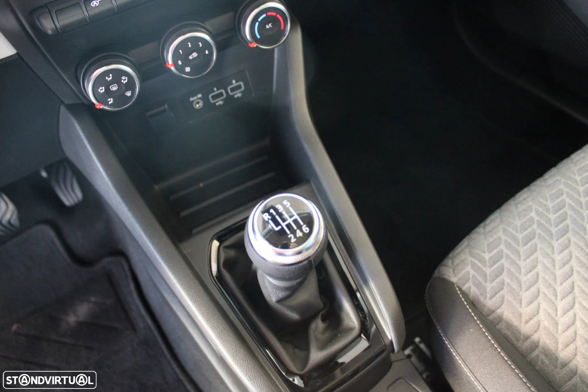 Renault Clio 1.0 TCe Evolution Bi-Fuel - 15