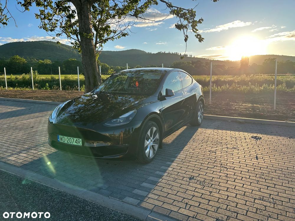 Tesla Model Y - 18