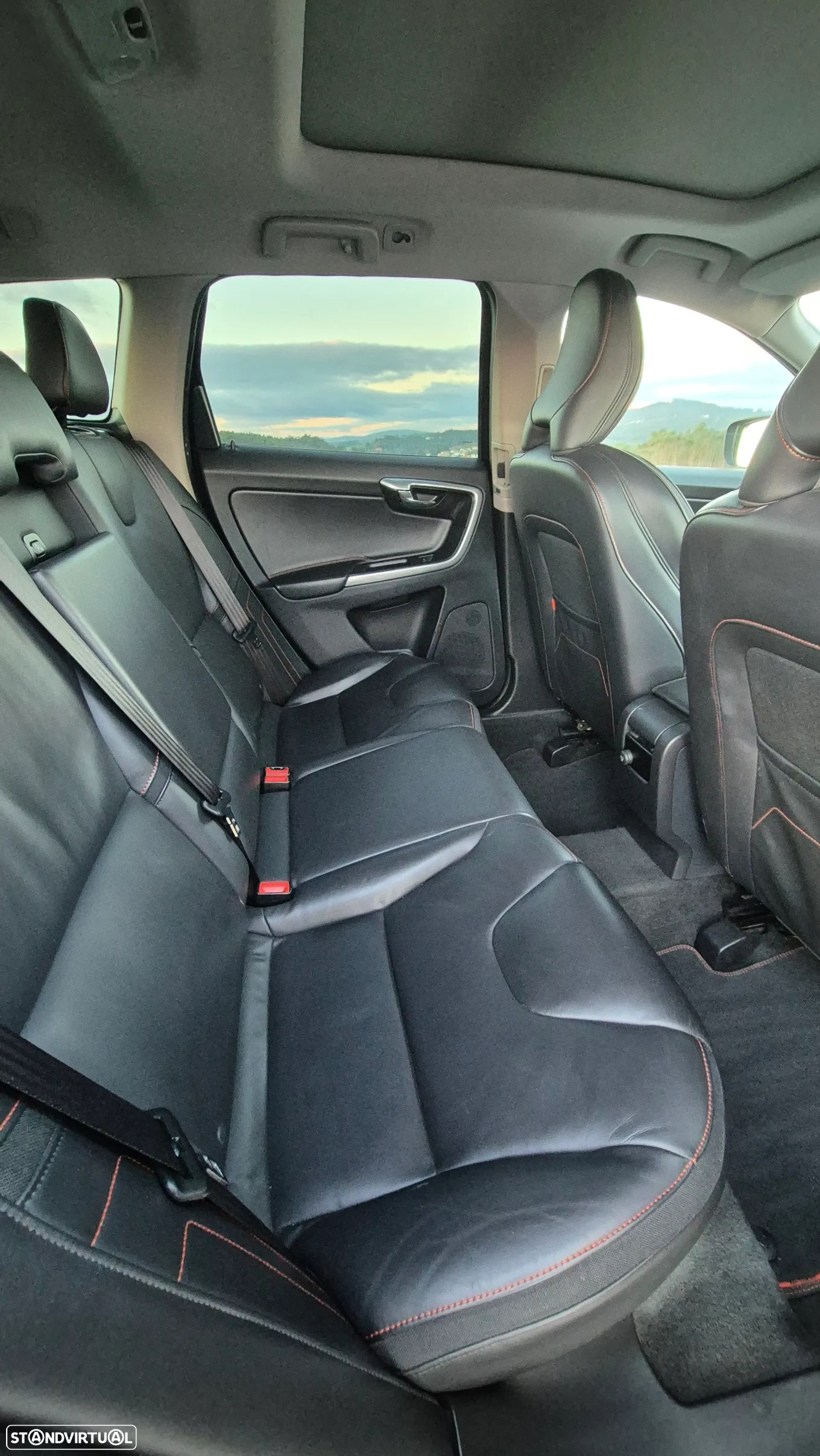 Volvo XC 60 2.0 D4 VOR - 12