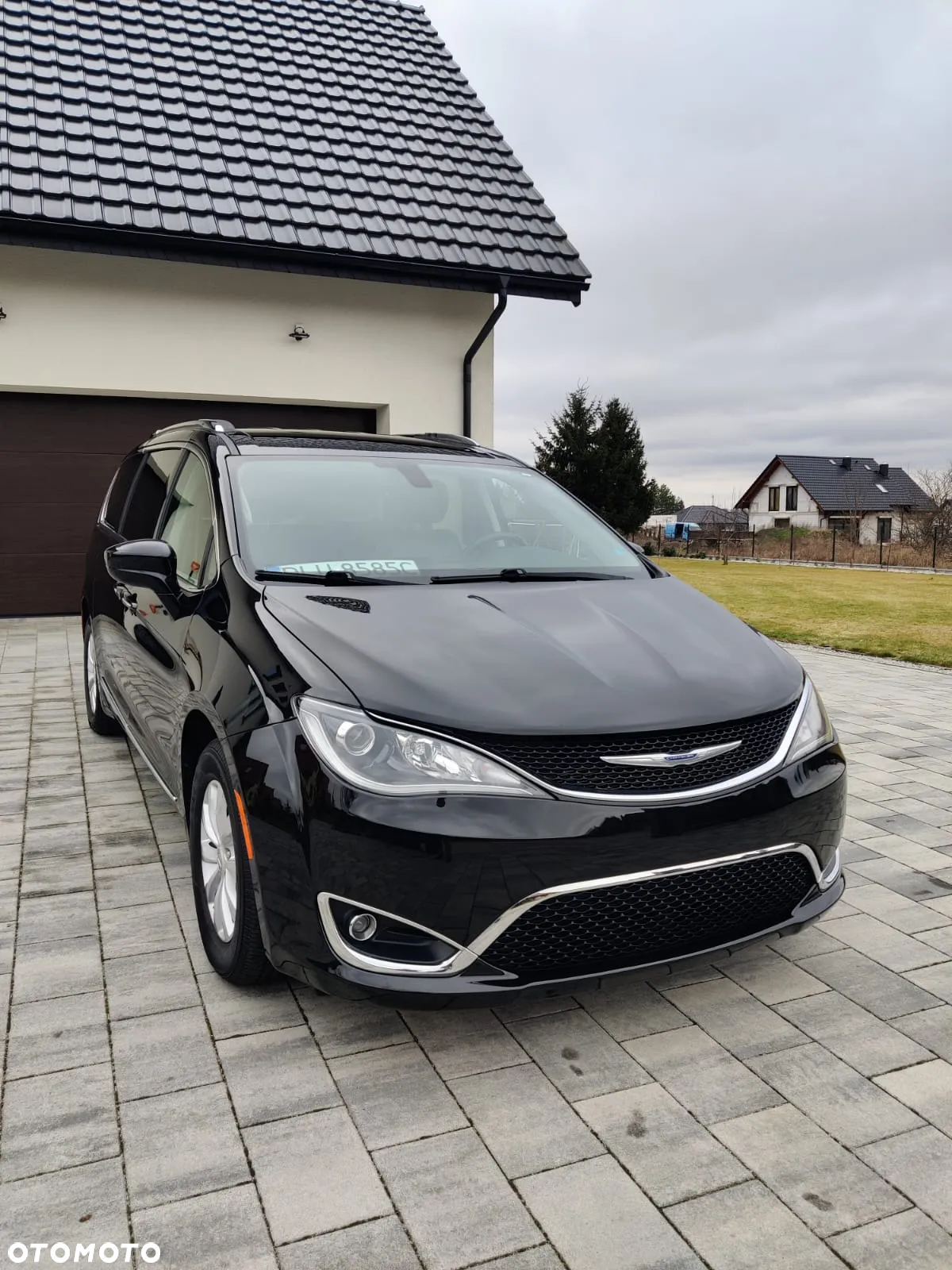 Chrysler Pacifica - 10