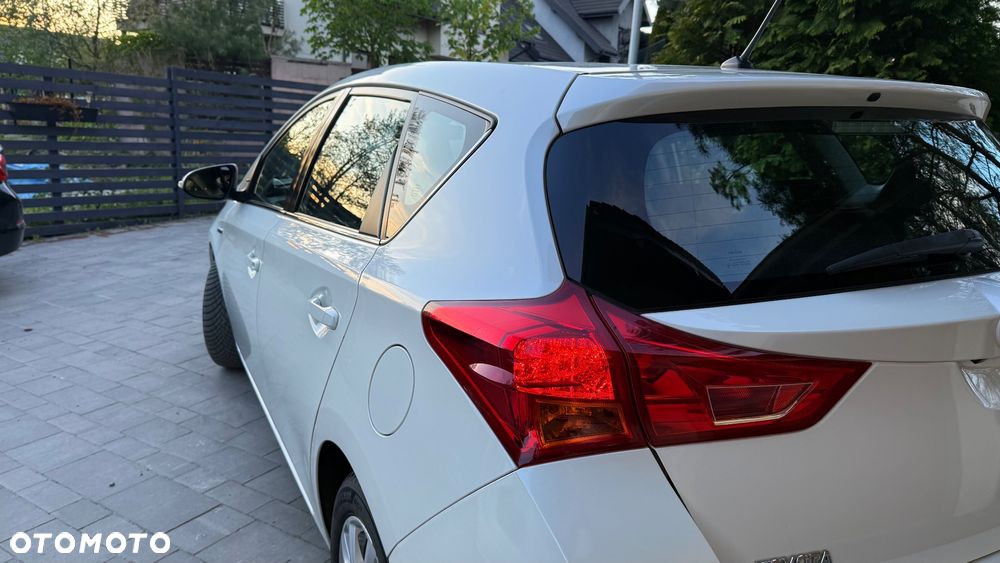 Toyota Auris 1.8 HSD Prestige - 21