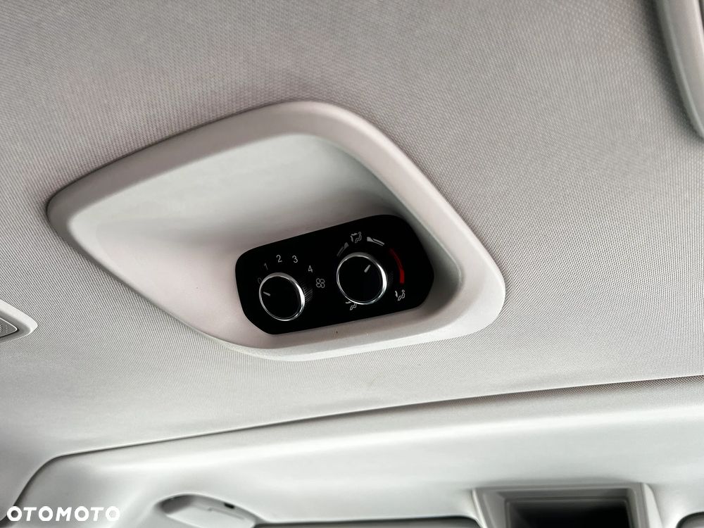 Ford Tourneo Custom 2.0 EcoBlue L1 Titanium SelectShift - 36