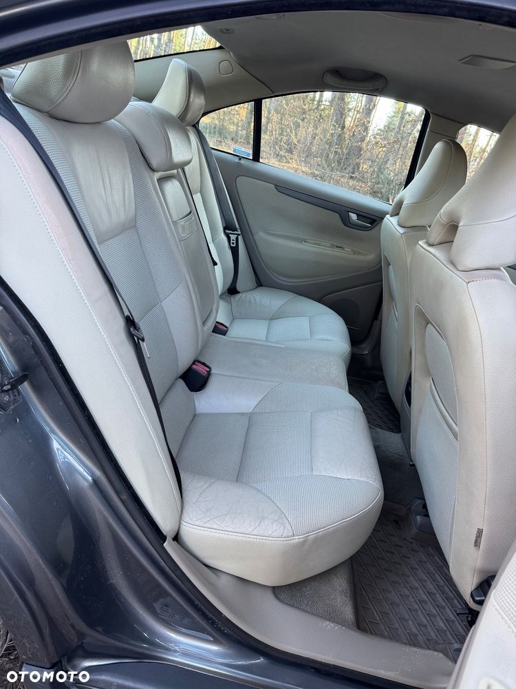 Volvo S60 2.4D Momentum - 18