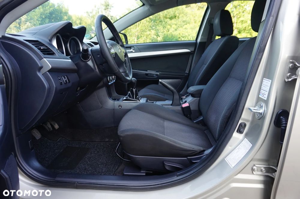 Mitsubishi Lancer - 24