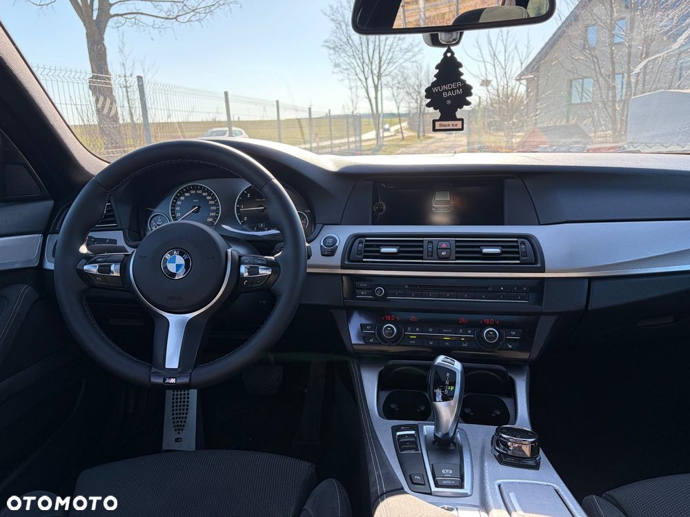 BMW Seria 5 520d xDrive - 16