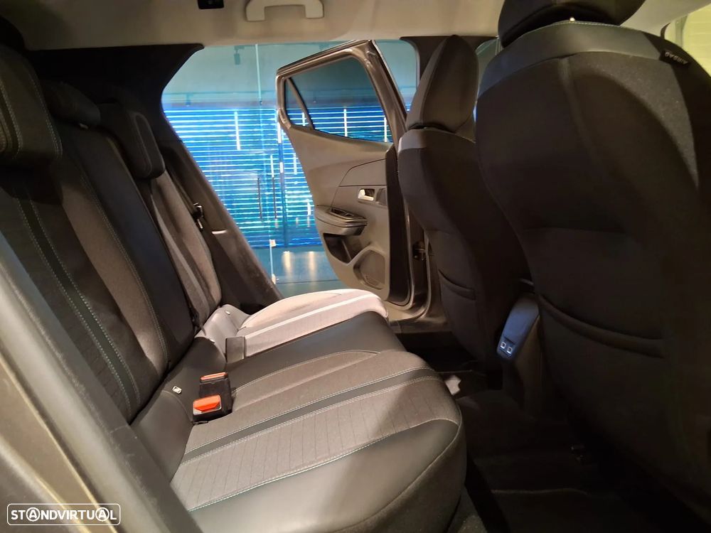 Peugeot 2008 1.5 BlueHDi Allure Pack - 19