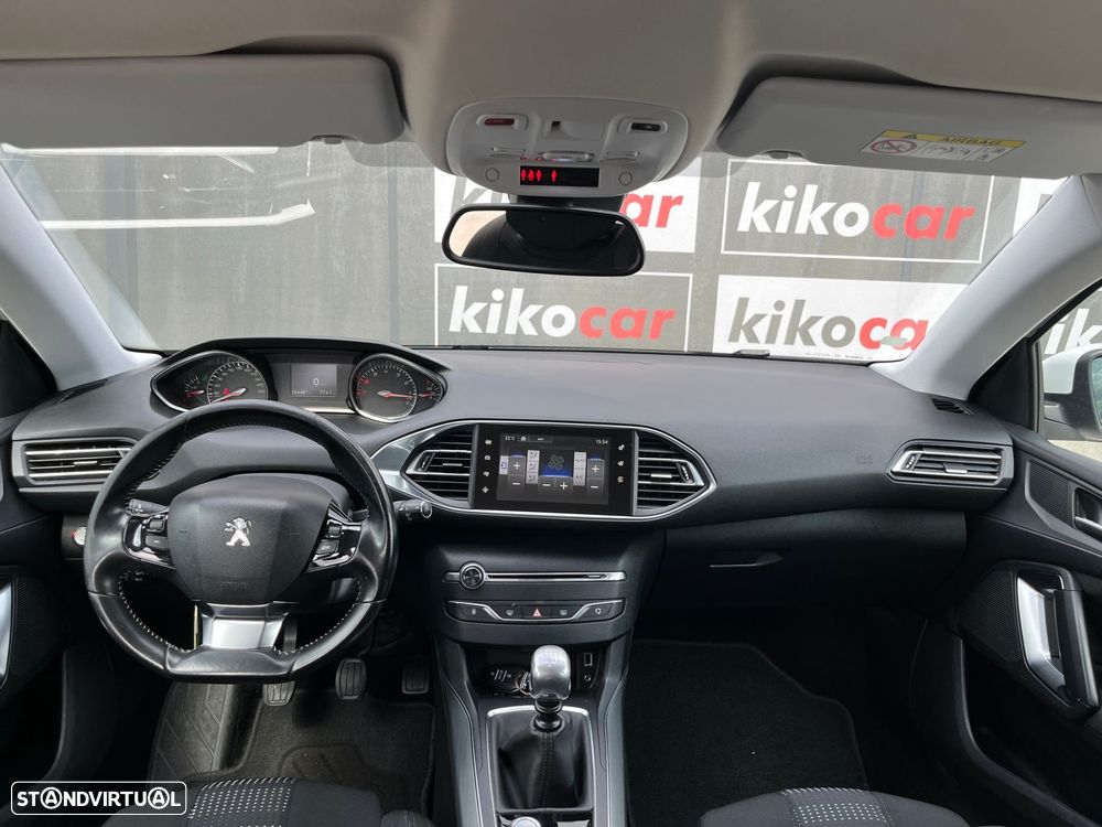 Peugeot 308 SW 1.2 PureTech Allure - 32