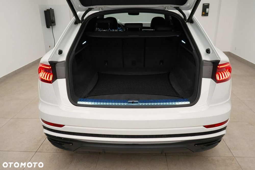 Audi Q8 - 11