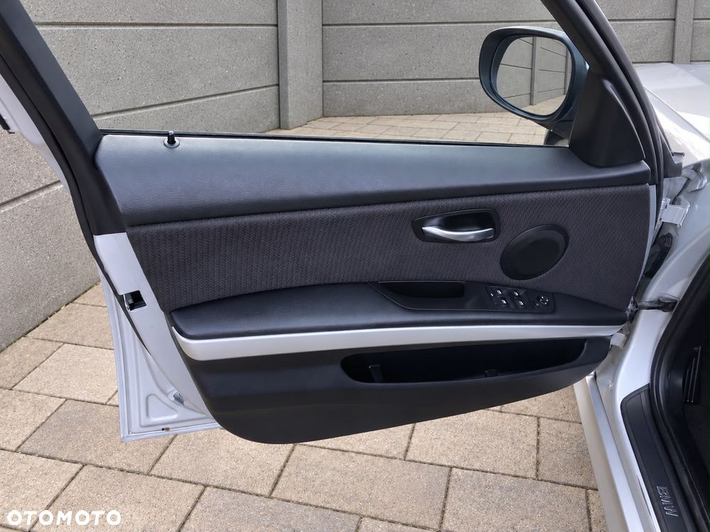 BMW Seria 3 - 26