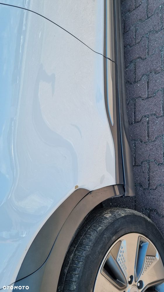 Hyundai Kona 64kWh Executive - 7