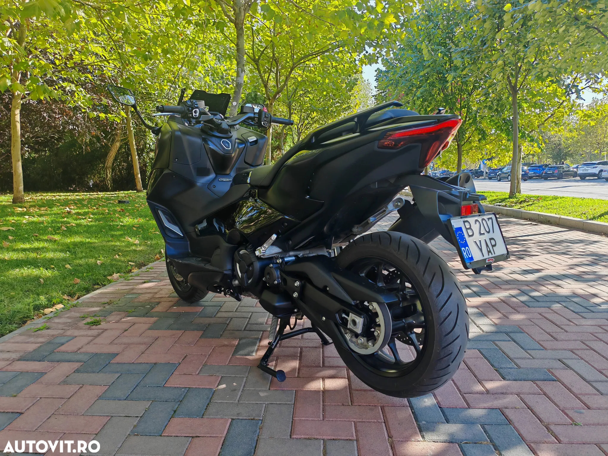 Yamaha TMAX 560 - 10