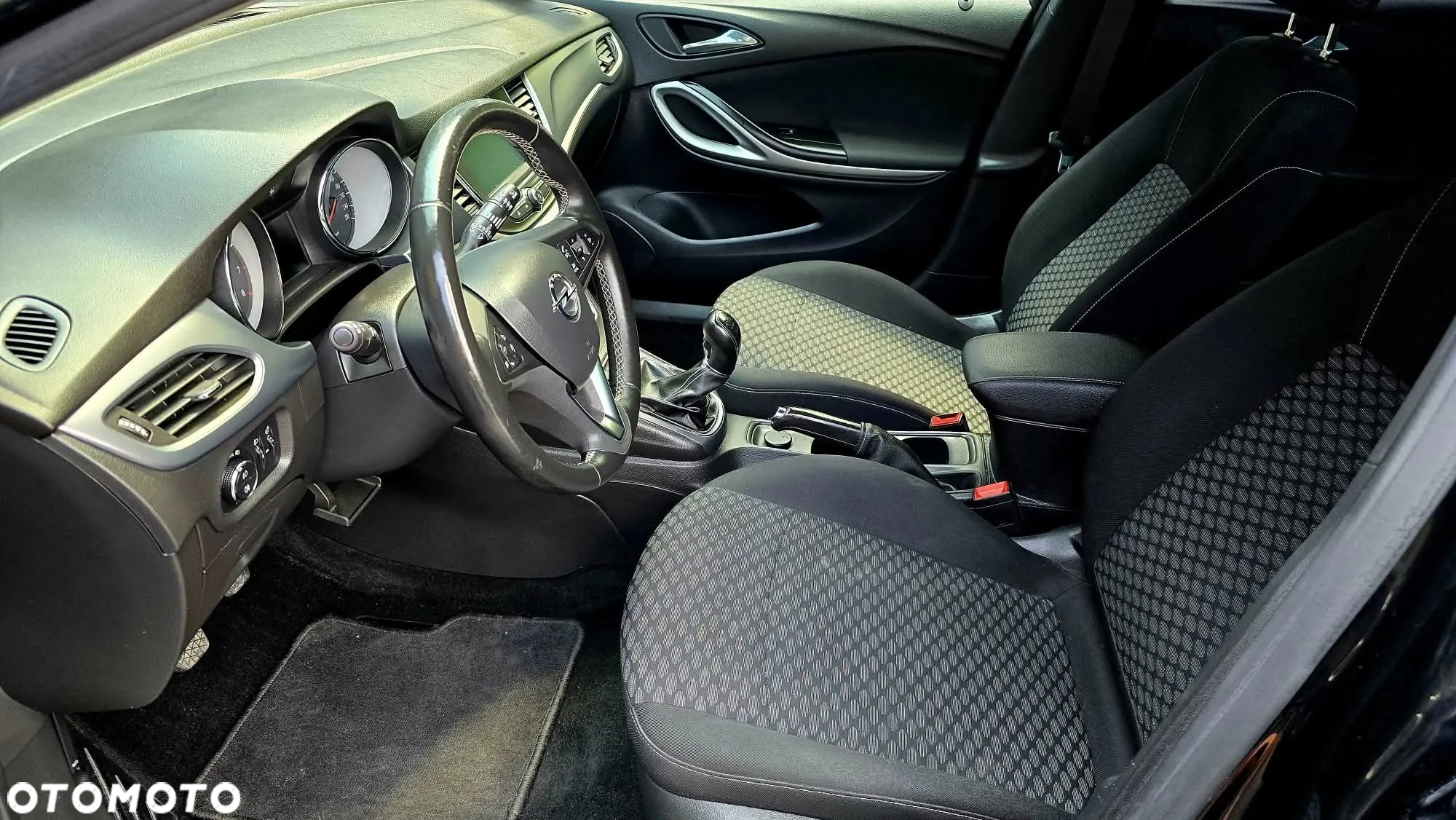 Opel Astra 1.4 Turbo Dynamic - 14