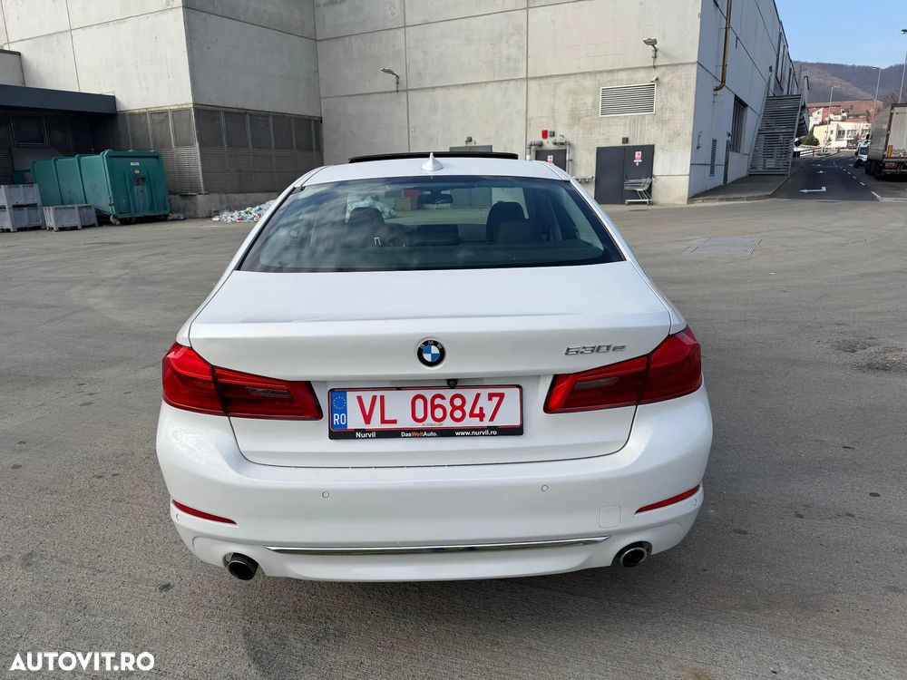 BMW Seria 5 530e iPerformance Aut. Luxury Line - 14