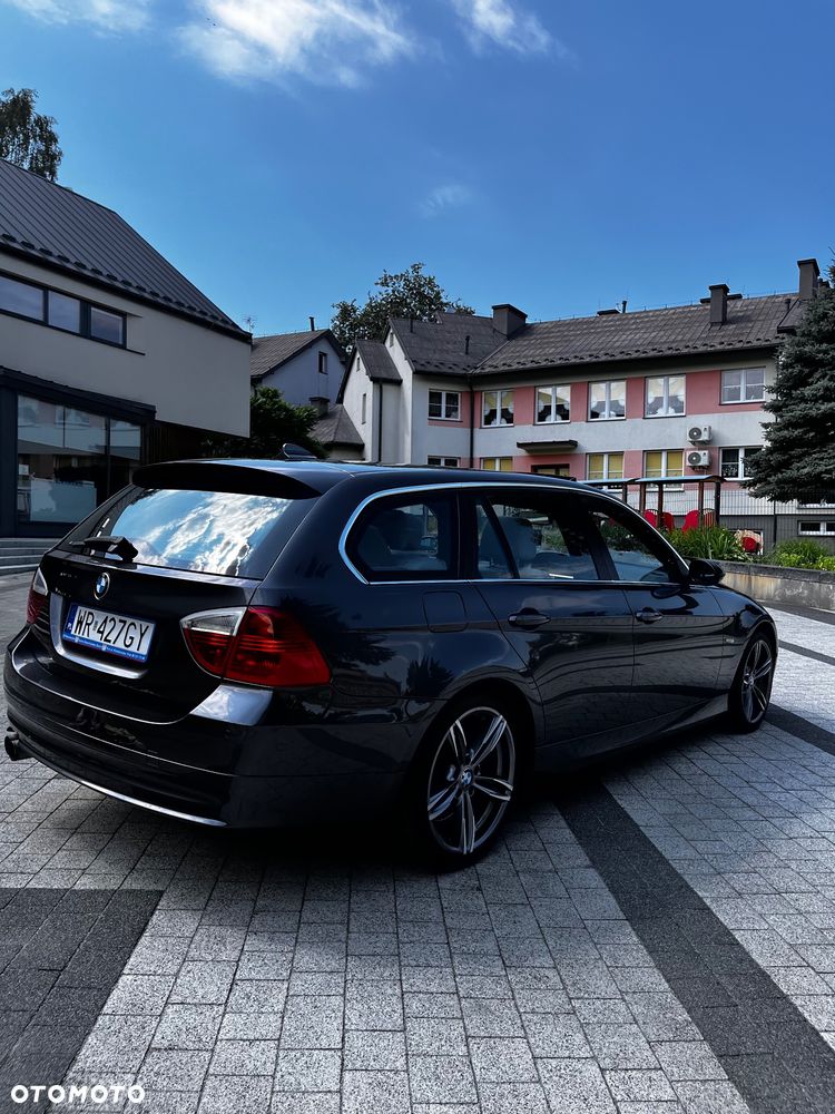 BMW Seria 3 325i xDrive - 35