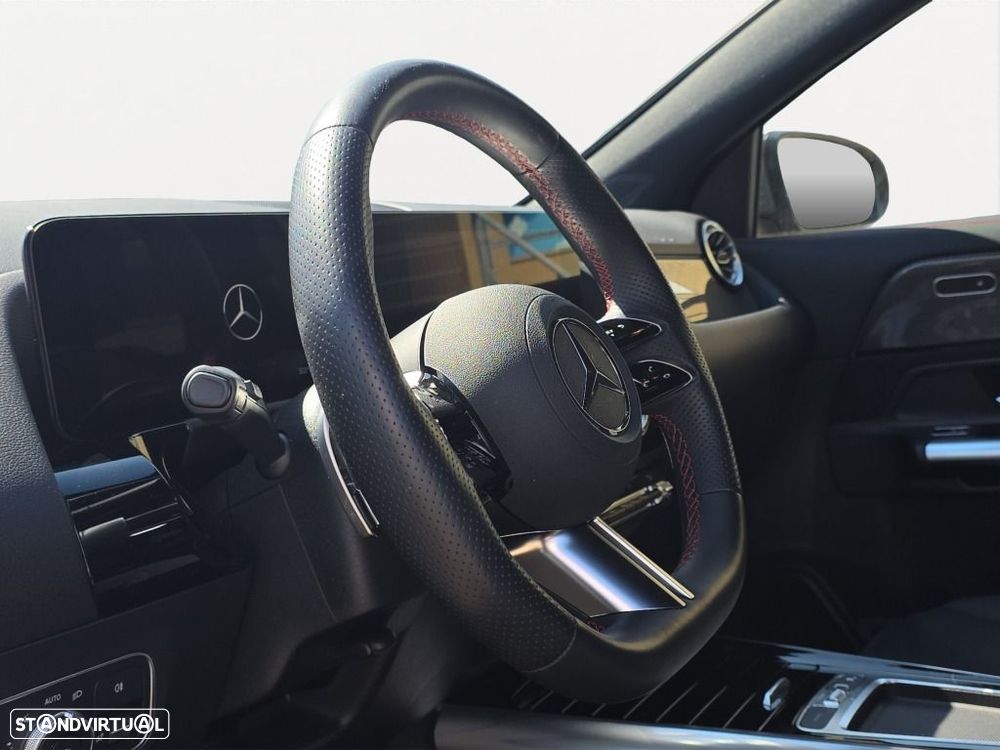 Mercedes-Benz GLA 200 - 10