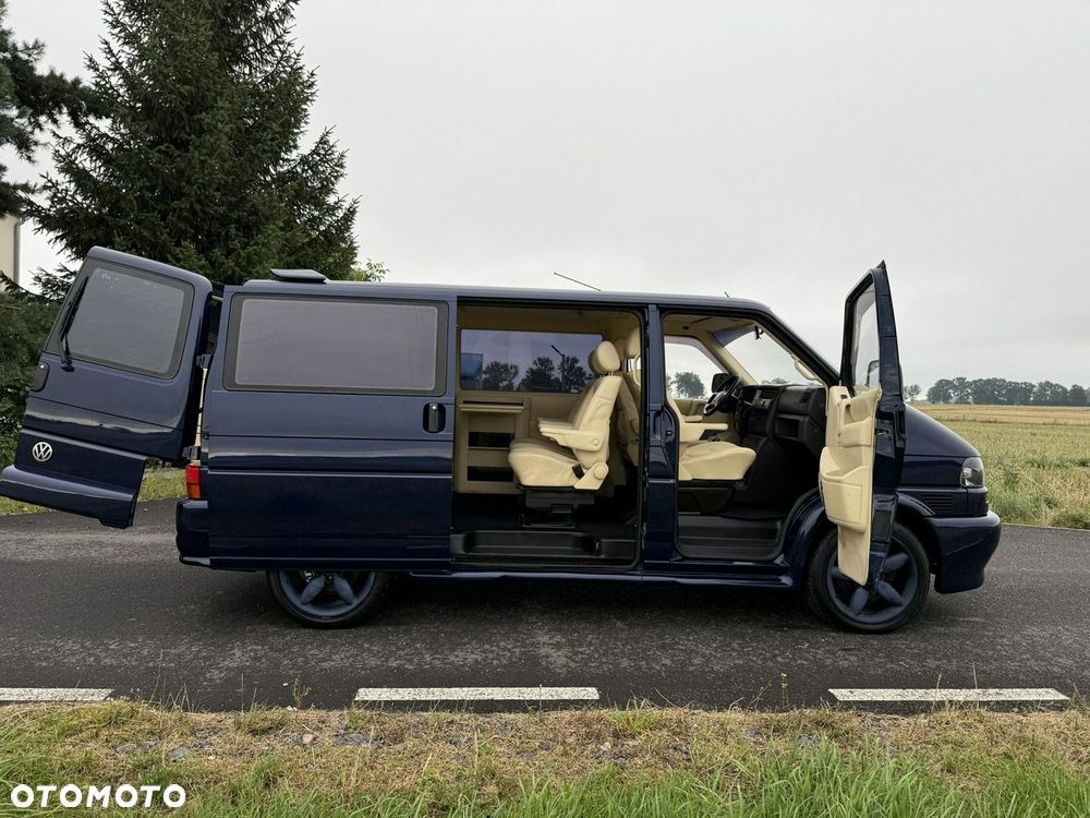 Volkswagen Multivan - 21