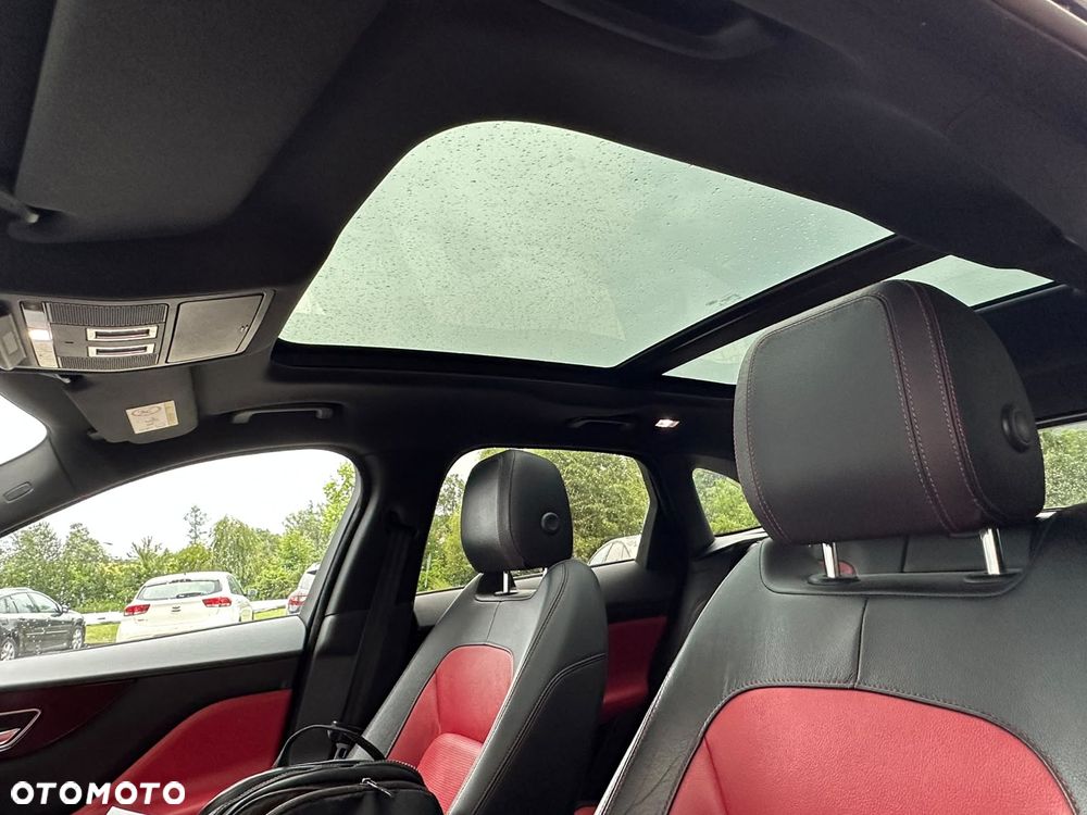 Jaguar F-Pace 2.0 i4D AWD R-Sport - 11
