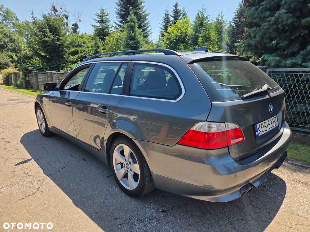 BMW Seria 5 525xi - 4