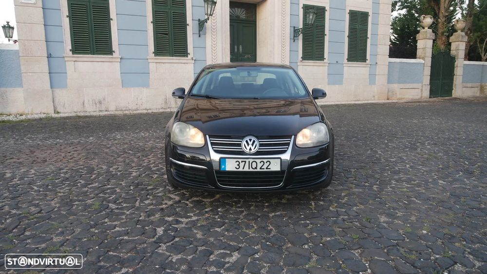 VW Jetta 1.6 TDi Confortline - 8
