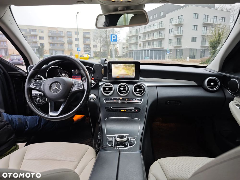 Mercedes-Benz Klasa C 200 4-Matic 9G-TRONIC - 7