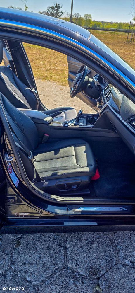 BMW Seria 3 328i Luxury Line - 34