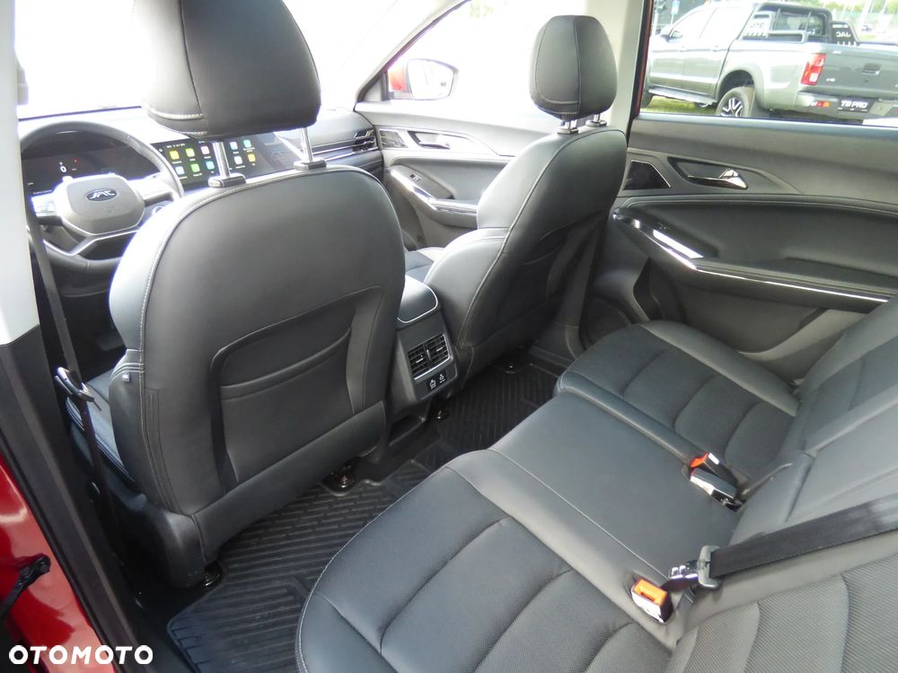 JAC JS8 - 17