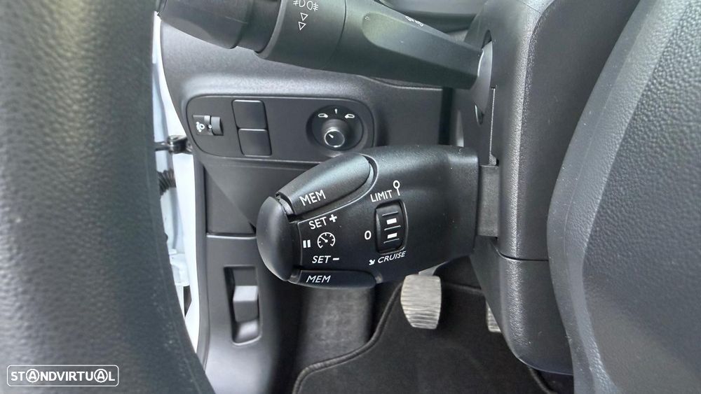 Citroën C3 1.2 PureTech Shine - 19