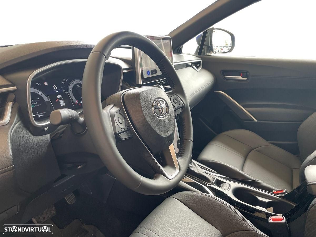 Toyota Corolla Cross 2.0 Hybrid Luxury - 12