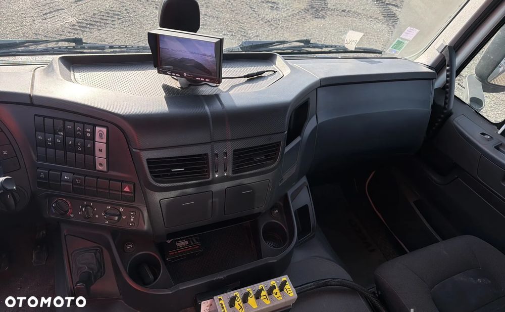 Iveco Stralis 360 6x2 / 50 tys. km / Hakowiec Marell AL20 S55 / oś skrętna - 15