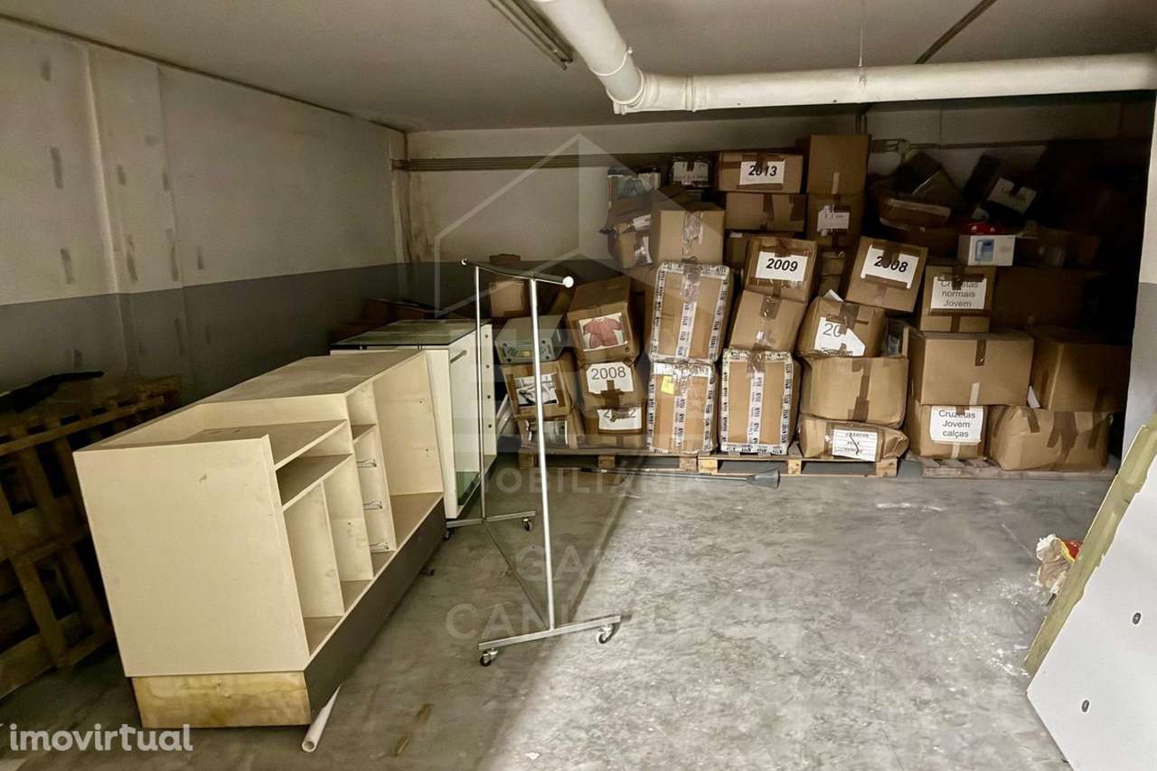 Garagem, Vila Nova de Gaia, Canidelo - Grande imagem: 2/4