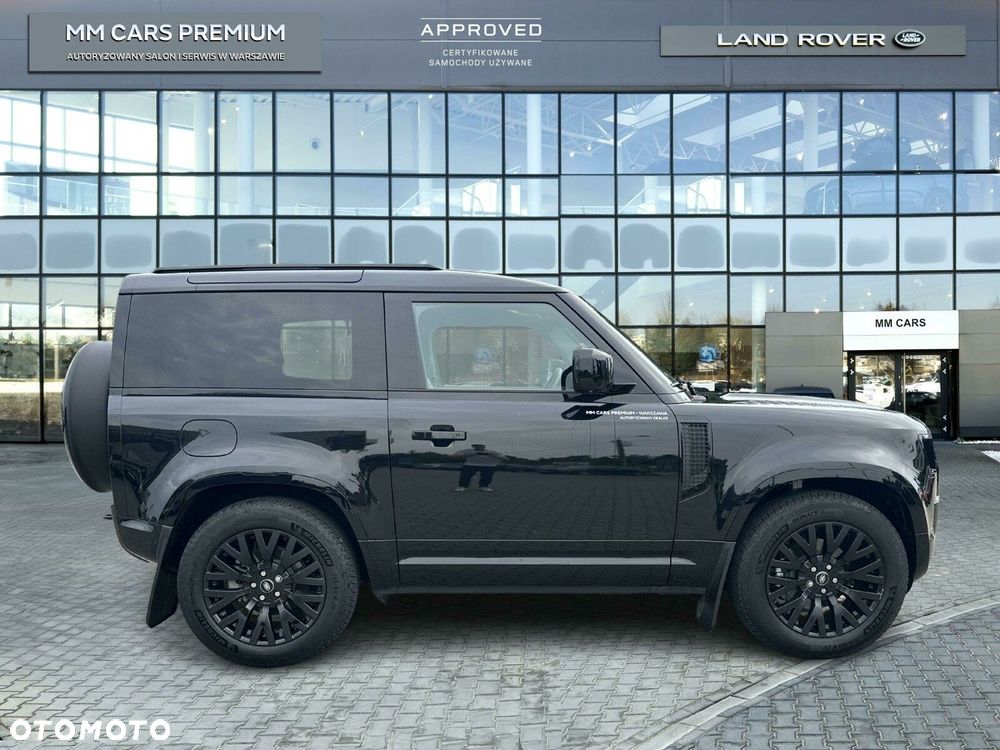 Land Rover Defender - 8