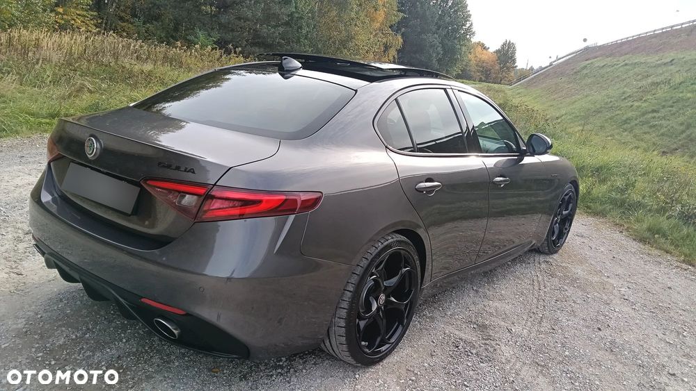 Alfa Romeo Giulia 2017 photo 3