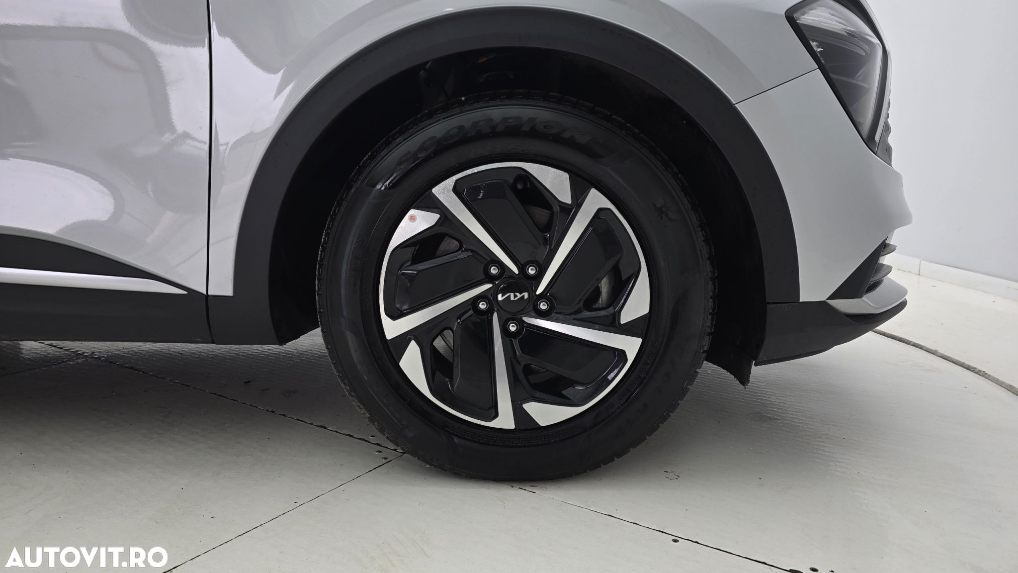 Kia Sportage 1.6 T-GDI HEV 6AT 4x4 Business Line - 23