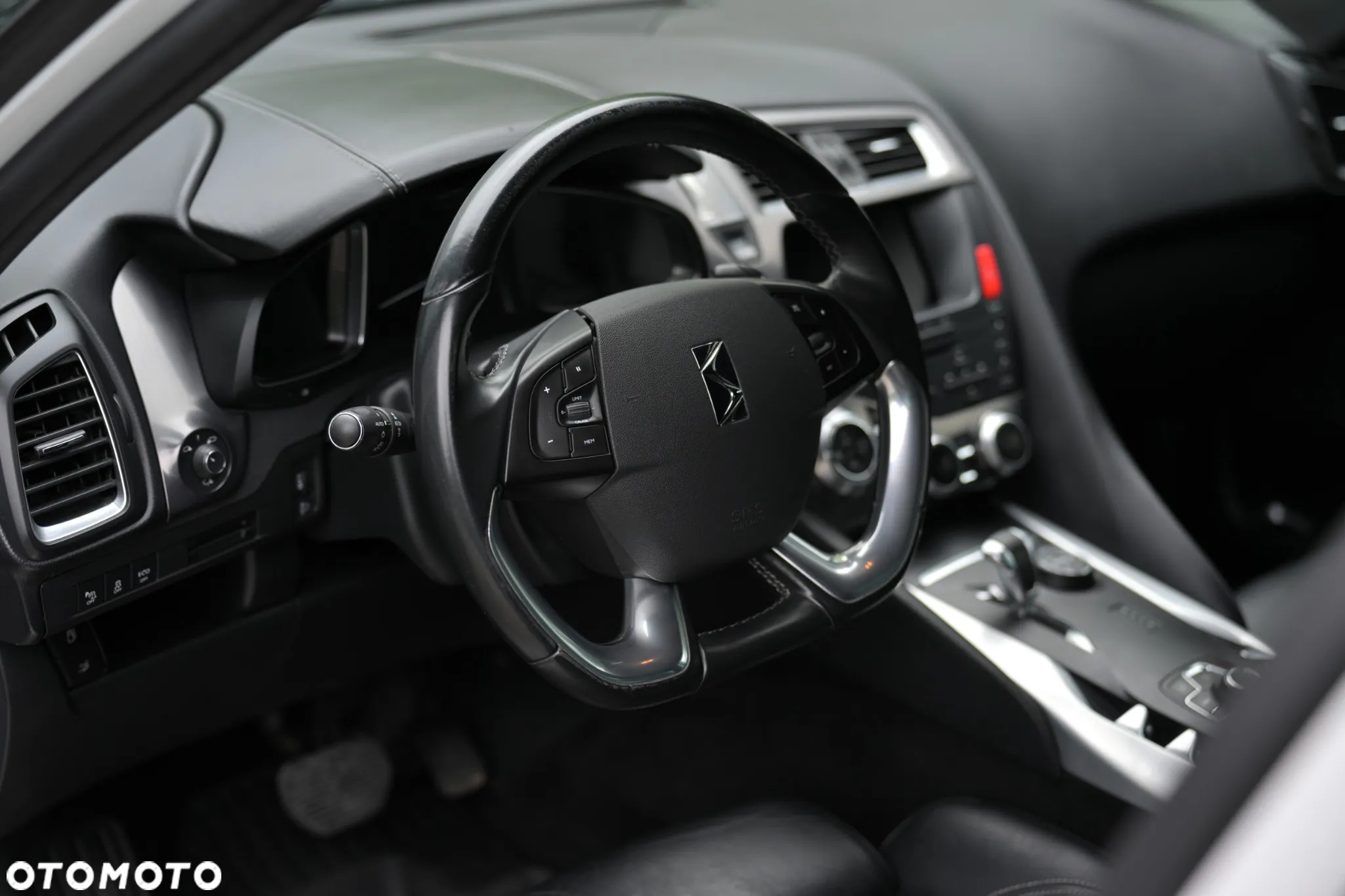 Citroën DS5 2.0 HDi Hybrid4 SoChic MCP - 32