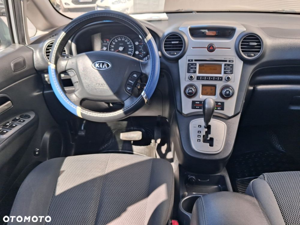 Kia Carens - 11