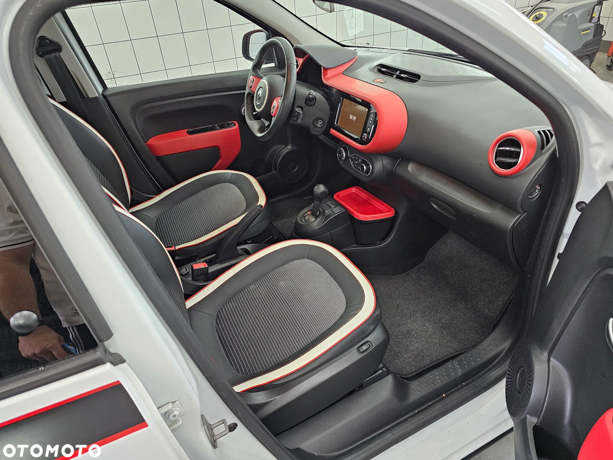 Renault Twingo ENERGY TCe 90 EDC Intens - 20