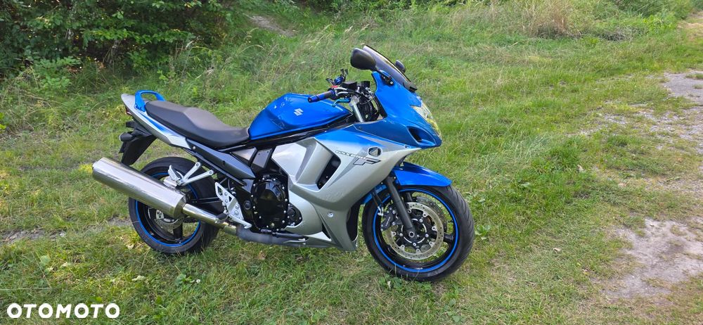 Suzuki GSX - 3