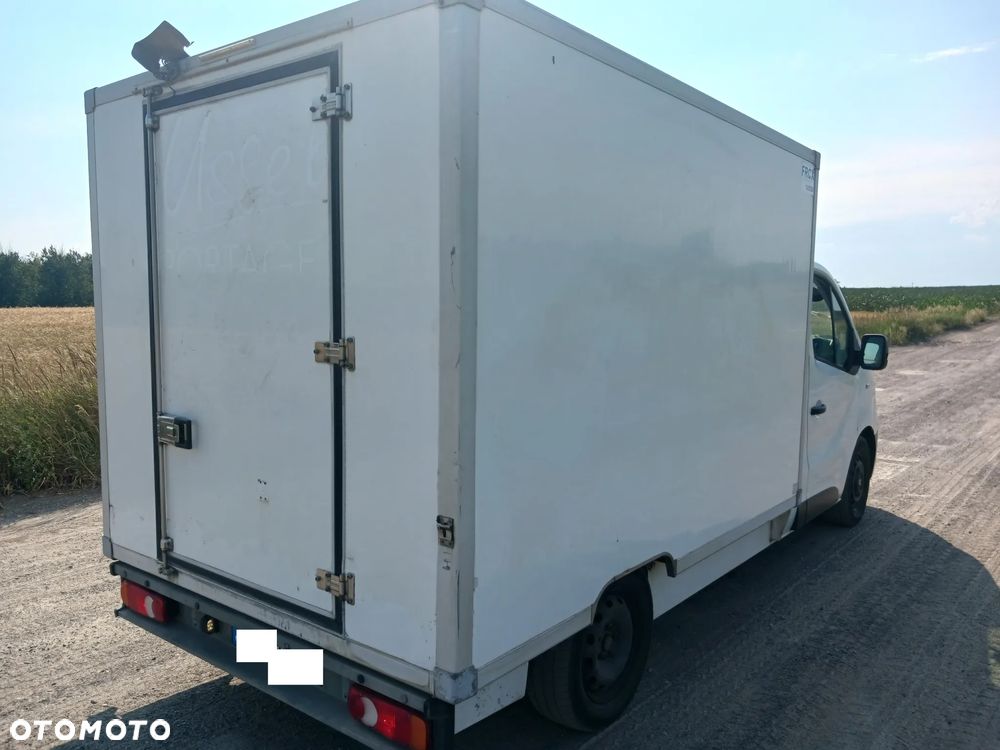 Renault Trafic III 2015r 273 tyś Izoterma chłodnia Mroźnia Sklep Food Truck Agregat zasilanie 230V Trafik - 16
