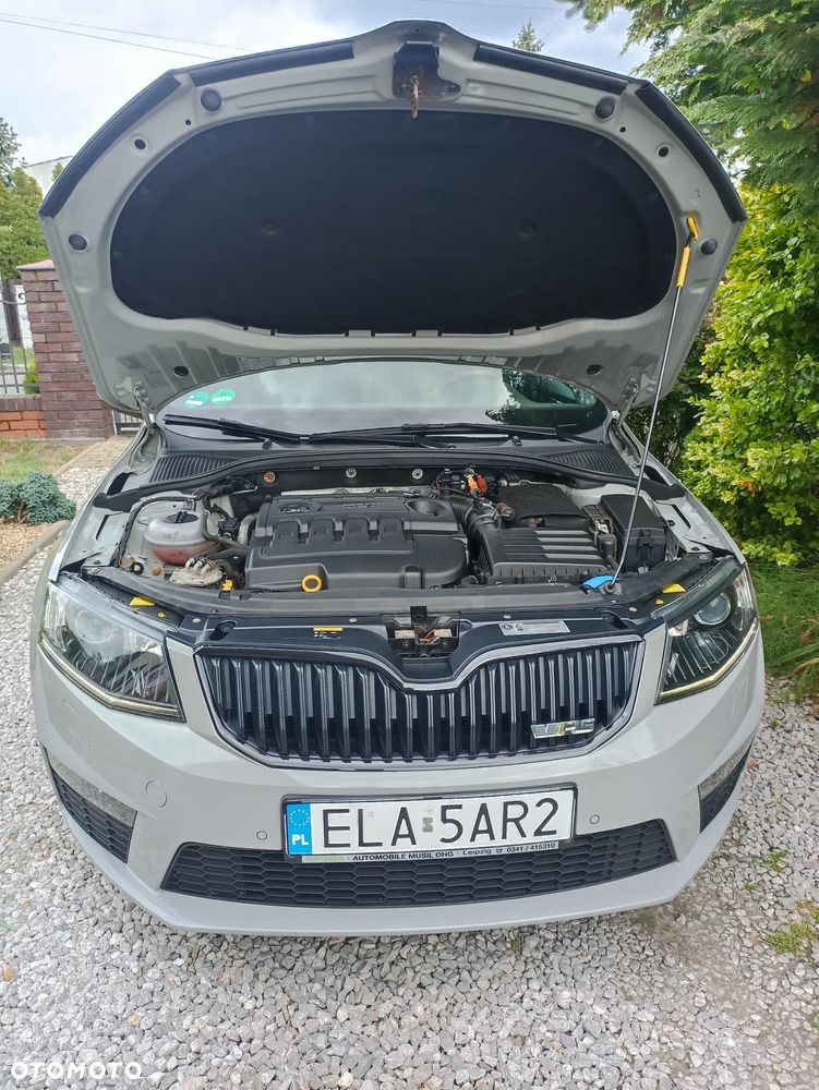 Skoda Octavia 2.0 TDI RS DSG - 3