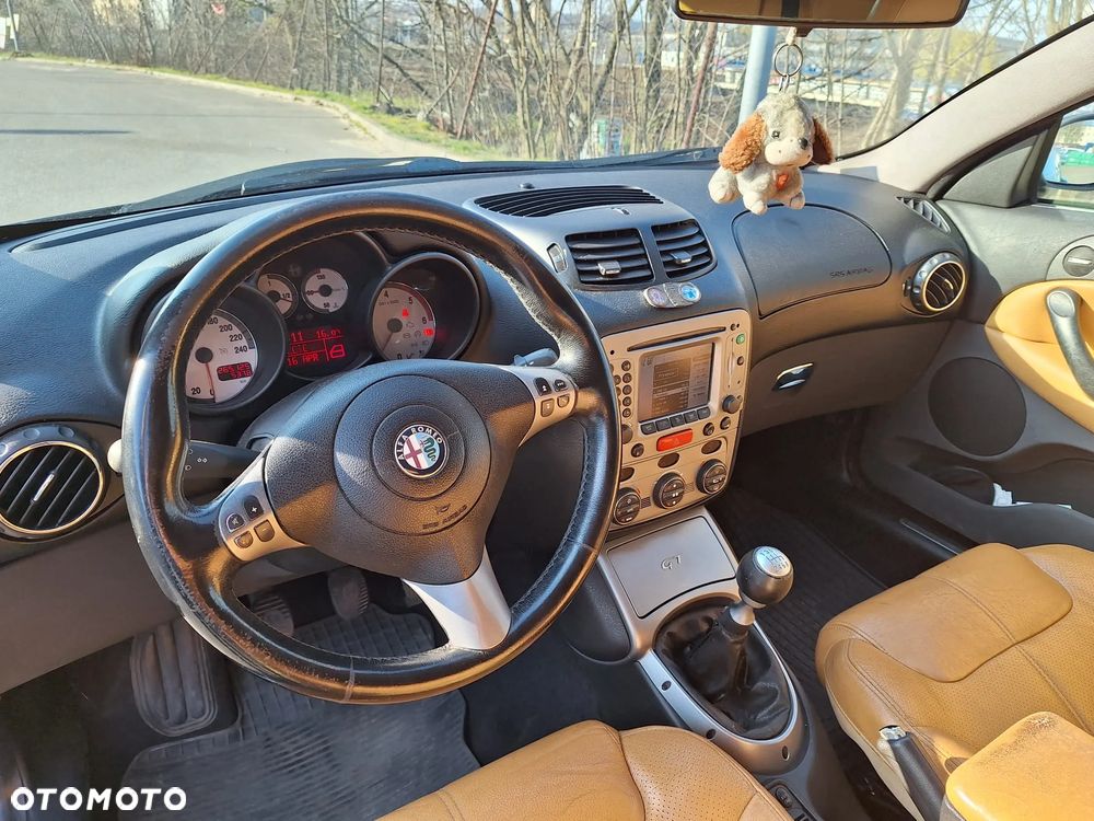 Alfa Romeo GT 1.9JTD 16V Distinctive - 11