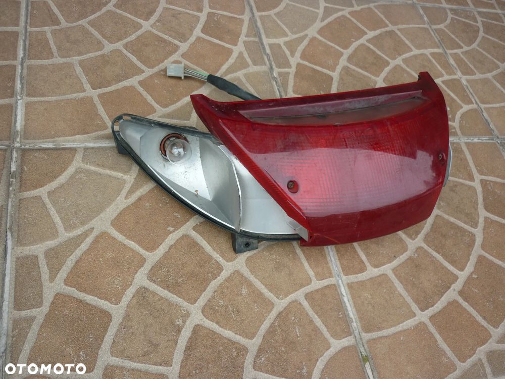 Lampa tył owiewka Suzuki Burgman 400 99-2001 - 10