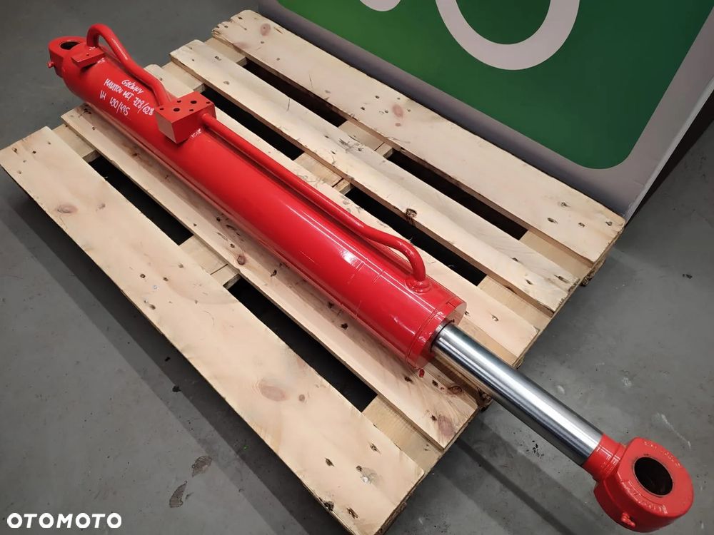Siłownik główny podnoszenia ramienia Manitou MLT - 3