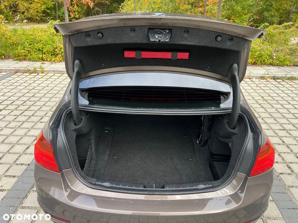 BMW Seria 3 - 35